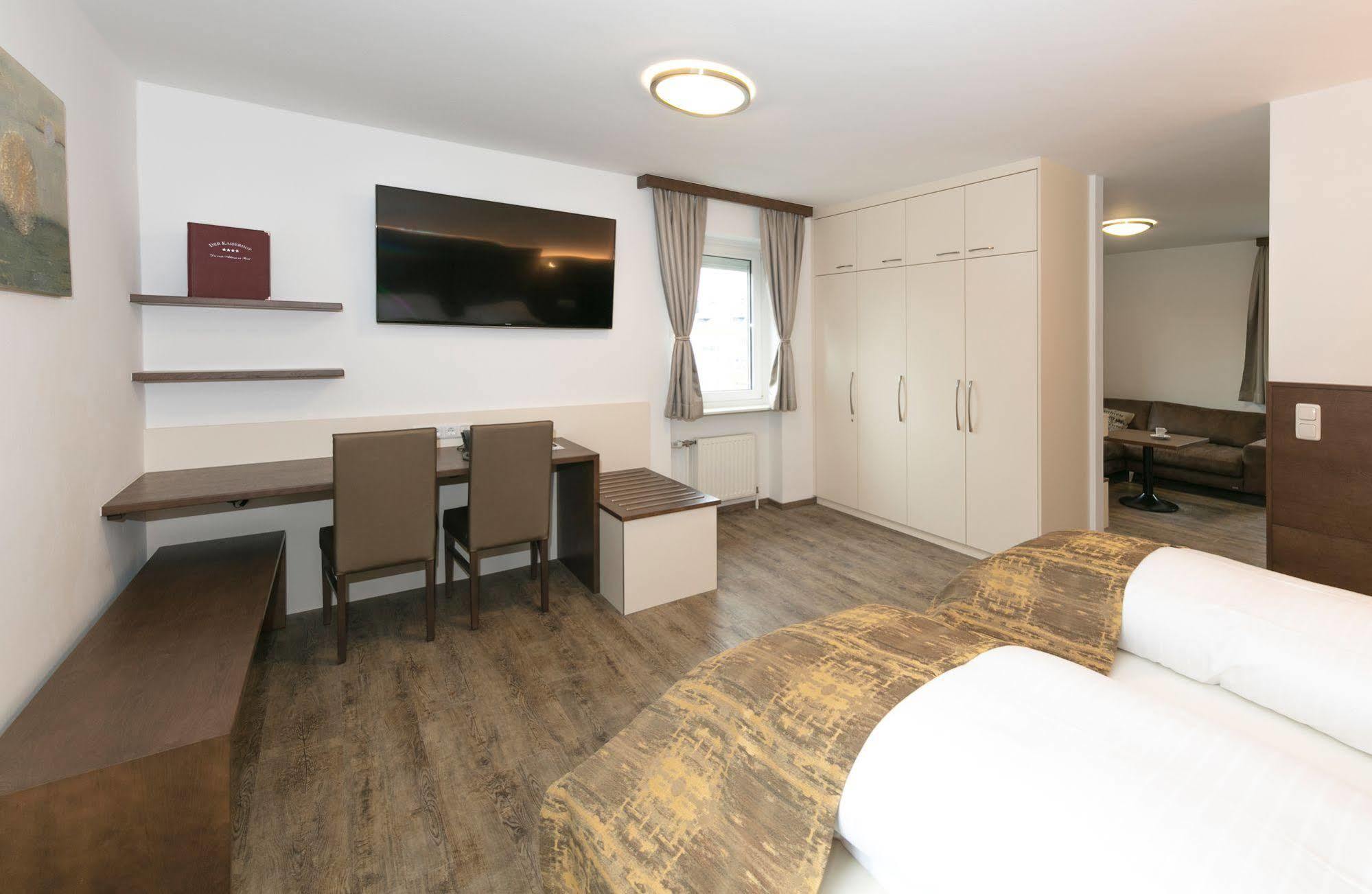Der Kaiserhof Ried Hotel 4*